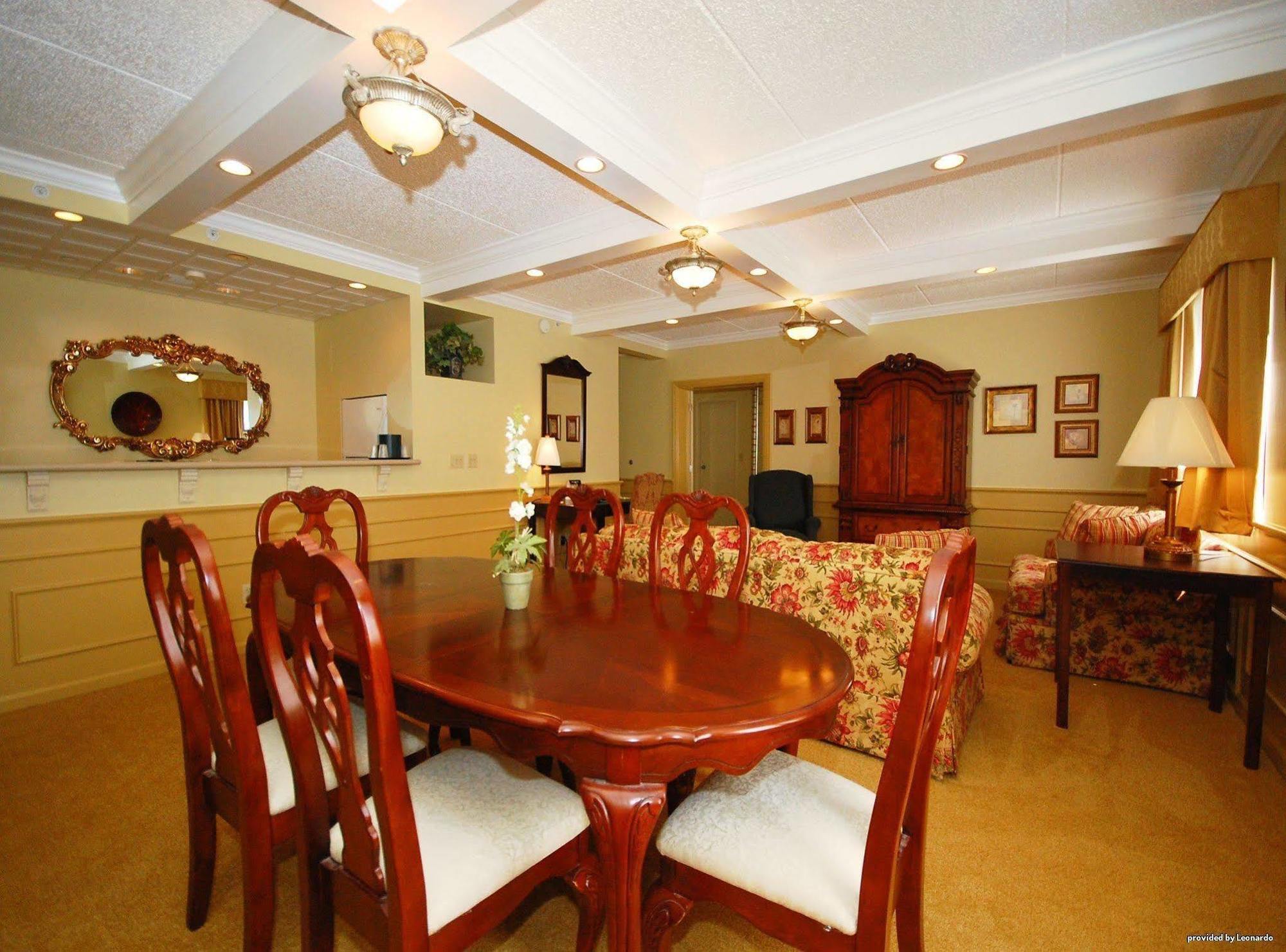 Best Western Plus Franklin Square Inn Troy Room photo